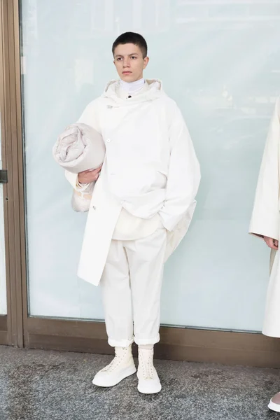 Look 3
